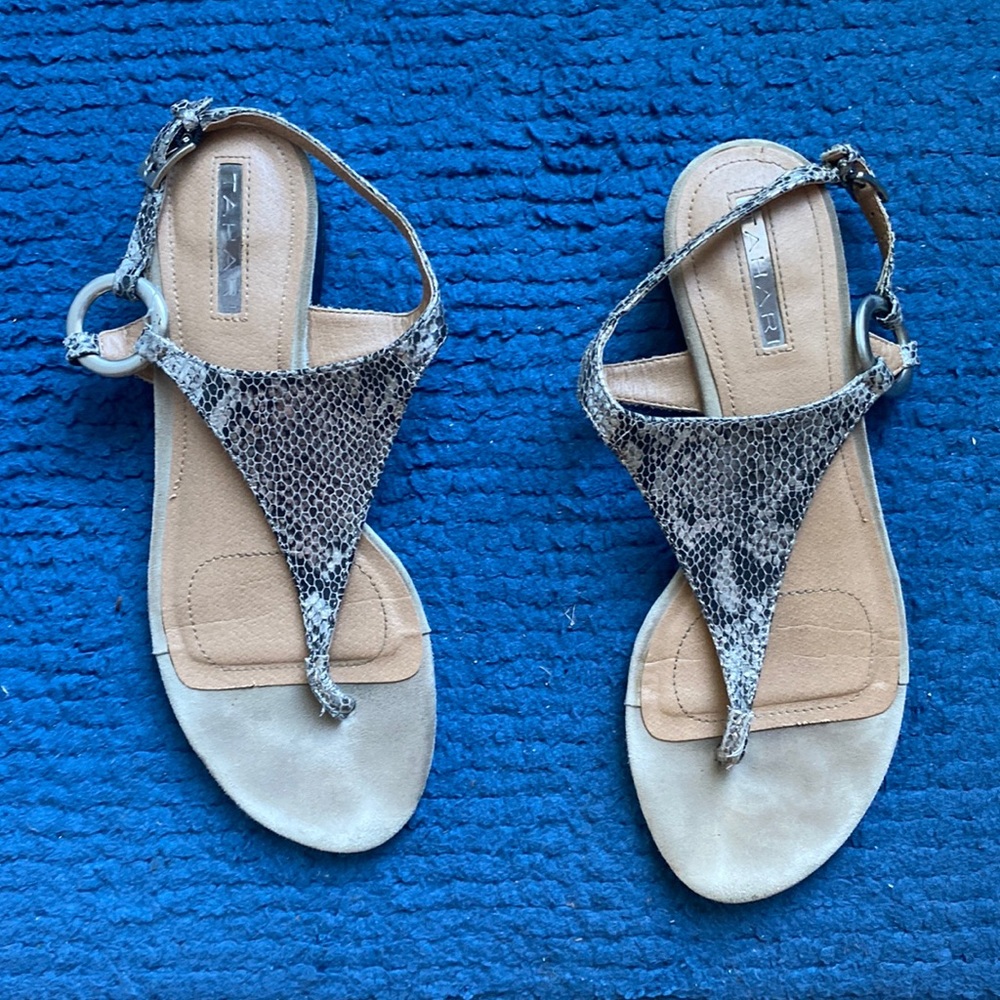 Tahari Lacie strap thong sandals